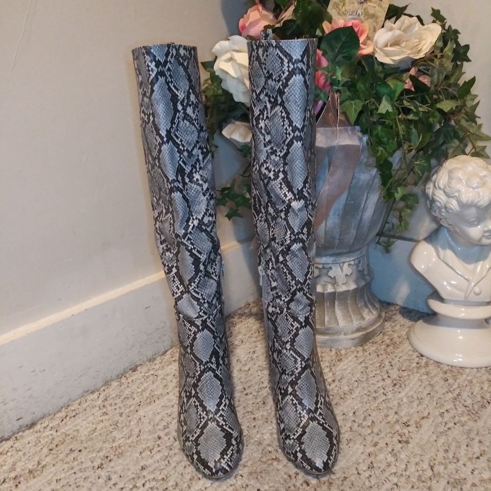 NWT Steve Madden Satellite Snakeskin Tall Boots